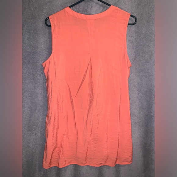 Van Heusen sleeveless blouse size L color is orangish peach true to pics - Picture 3 of 3